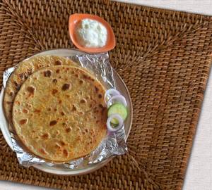 2 panir paratha with dahi
