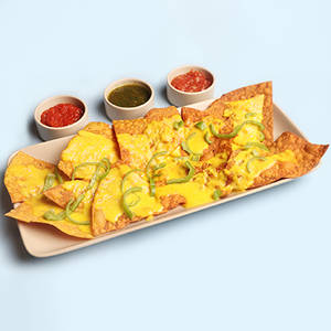 Nachos With Cheese Sauce