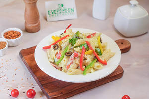 Pasta In  White  Sauce