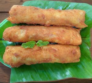 Chicken Spring Roll (2 pcs)