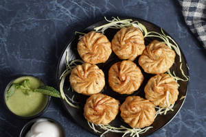Fried Veg Momos[8 Pcs]