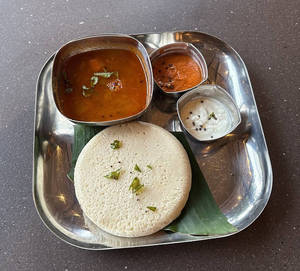 Thatte Idli [1 Piece]