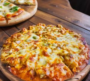 Chicken chilli pizza