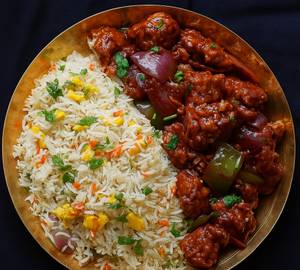 Fried rice with chilli chicken [4 pieces]