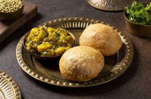 Khasta With Aloo (2 Pcs)
