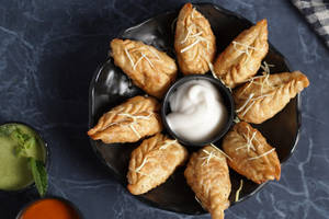 Fried Paneer Momos[8 Pcs]