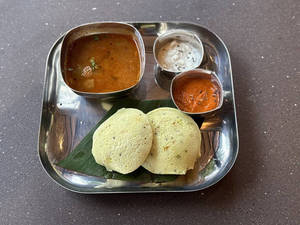 Traditional Madapalli Style Idli (kanchipuram Idli - 2 Pieces )