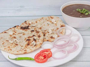 Chole With Paneer Kulcha