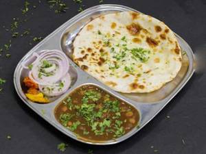 Chole With Aloo Kulcha