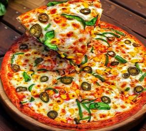Corn and chicken pizza