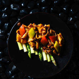 Wok Fry Squid In Dry Shrimp Chilli Sauce