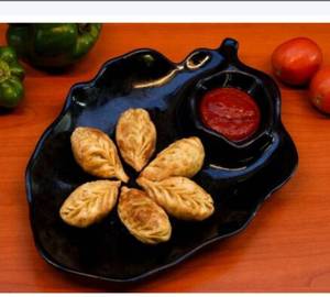 Chicken fried momos [6 pieces]