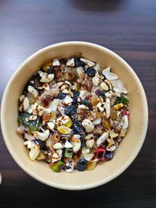 Oats With Mixed Dry Fruits