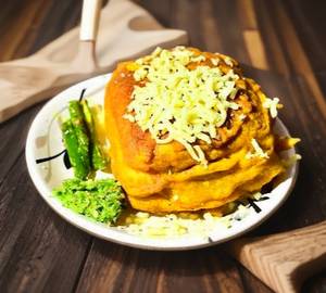 Cheesy ulta vada pav