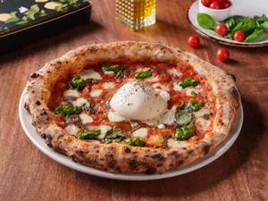 Classic Buratta Pizza.
