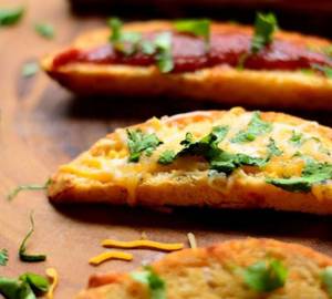 Chilli Cheese Garlic Bread