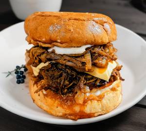 Pulled Pork Cheese Burger