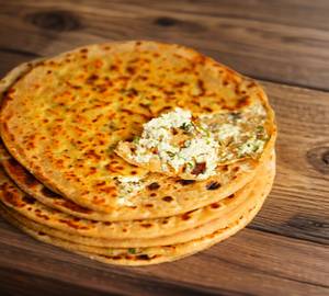 Tawa paneer paratha