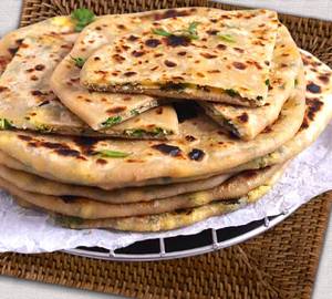 Paneer Paratha  [ 2 Pieces ] With Curd