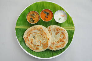 Parotta Set (2 Nos) With Chicken Salna
