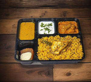 Andhra Chicken Biryani Meal Box - Serves 1