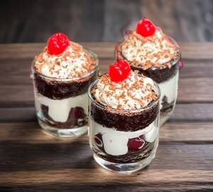 Blackforest Glass Cake