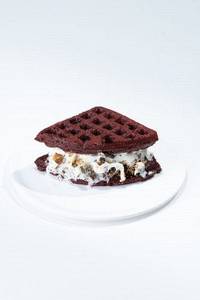 Oreo Red Velvet Crunch