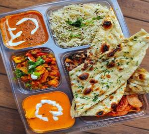 Kadhai paneer deluxe thaali