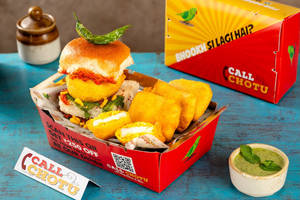 High Tea Box with Vada Pav & Paneer Pakoda