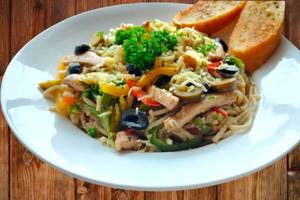 Spaghetti Aglio-E-Olio Chicken