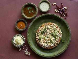 Hot Garlic Cheese Uthappam