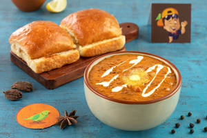 Dal Makhani with Pav [new]
