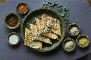 Methi Malai Matar Dosa