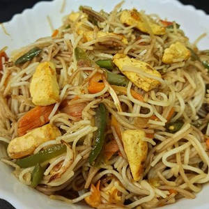 Paneer Hakka Noodles