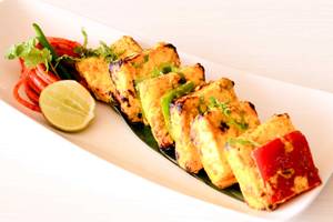Teen Mircha Paneer Tikka