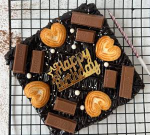 Fudgy fiesta brownie cake