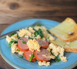 Scrambled Egg On Toast with chicken Salami