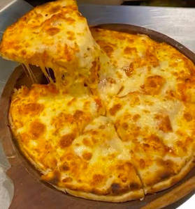 Cheese And Paneer Pizza