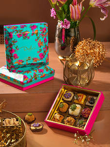 Signature Collection Gift Box 9 Pc