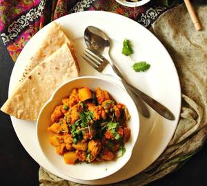 4 Chapathi With MilmikarTomato