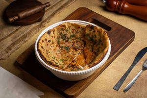 Paneer Paratha With Curd And Pickle