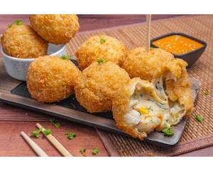 Corn 'N' Cheese Momos (6 Pcs)