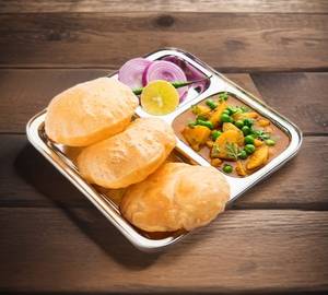 Aloo Matar Masala With ( 6.poori)