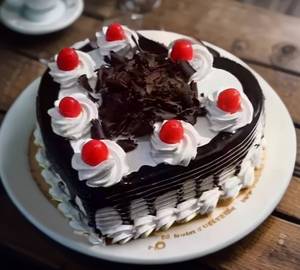 Black forest heart shape cake [500g]