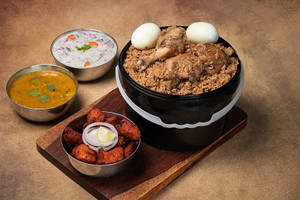Chicken Bucket Biryani Family(4 - 5 Pax)
