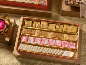 Khoya Kaju Assorted Mithai Box