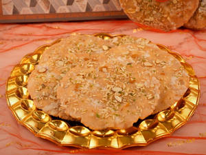 Meethi Mathi [600 Grams]