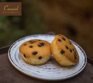 Chocolate chip muffin