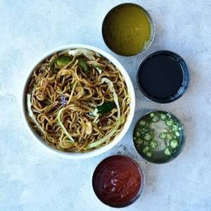 Garlic Ginger Chilly Chowmein