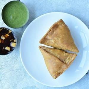 Samosa With Subzi [2 Samosa]